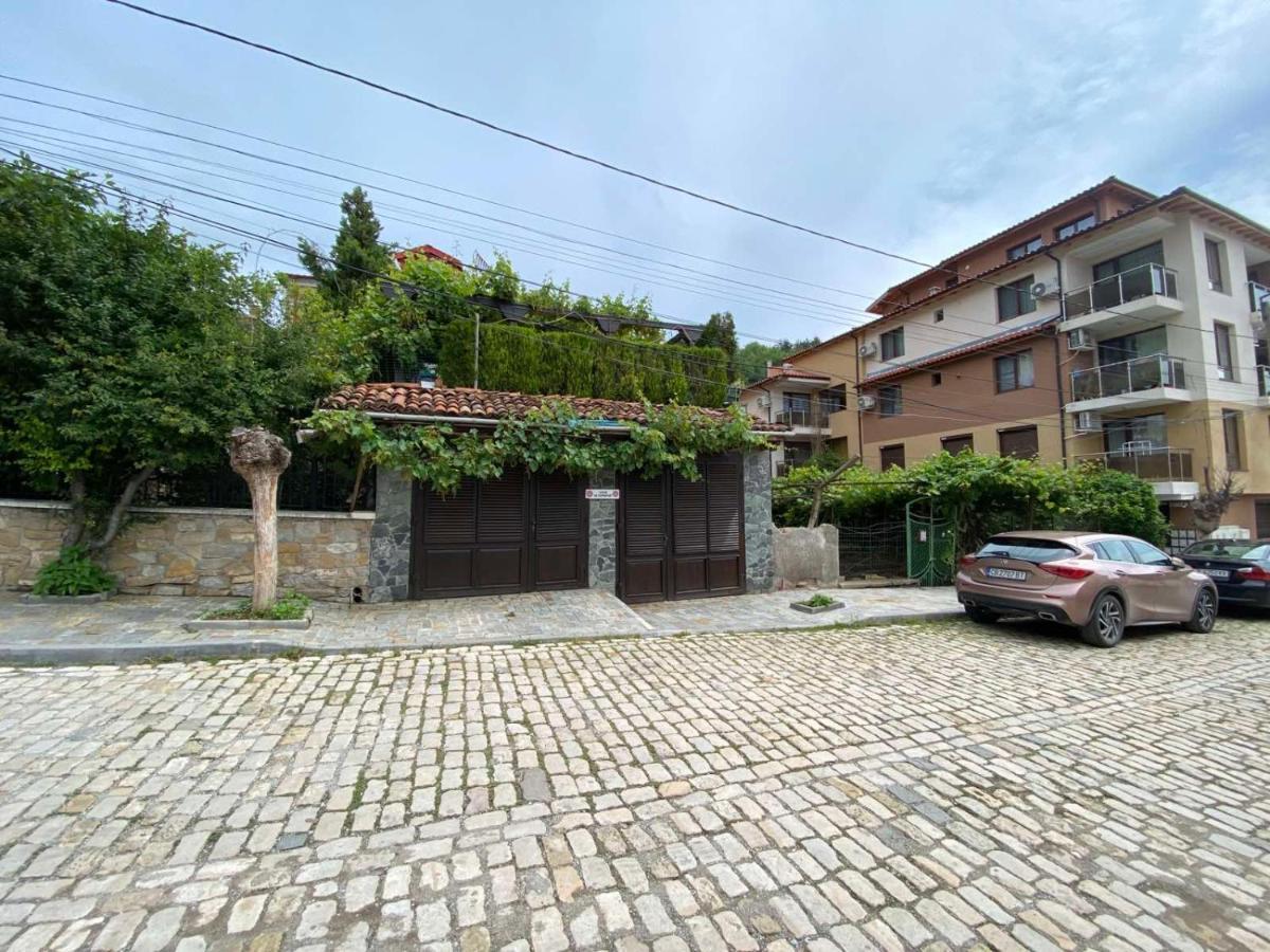 Coziness And Comfort In The Old Town Veliko Tarnovo Exterior photo